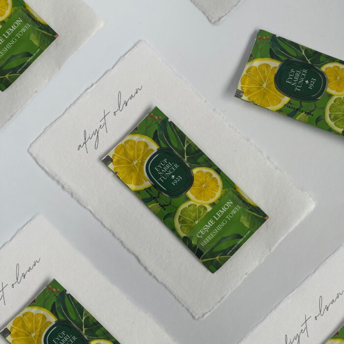 Tischkarte mit Erfrischungstuch – Bild 3